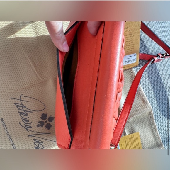 NWT Women’s PATRICIA NASH Noelle Top Handle Bag Petals Coral crossbody $200 - Picture 8 of 8